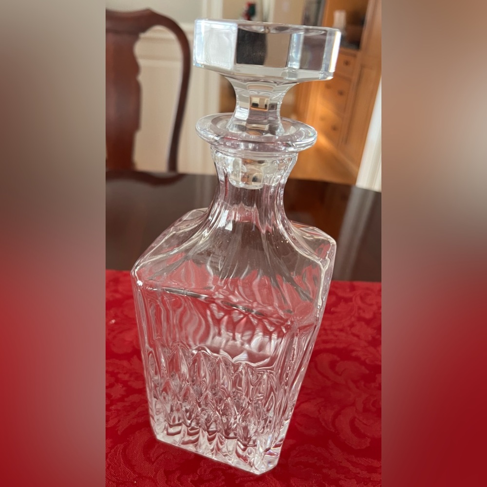 Cut crystal decanter set